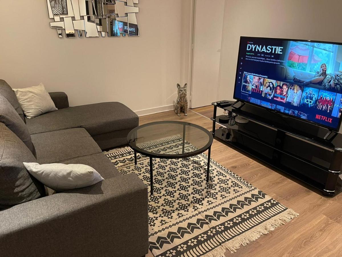 Le Black & White, Hyper Centre - Paisible- Wifi Hd- Netflix- Proche Gare -Ideal Couple Et Business Niort Exterior photo